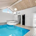 Casa de Férias Gorgeous In With Sauna